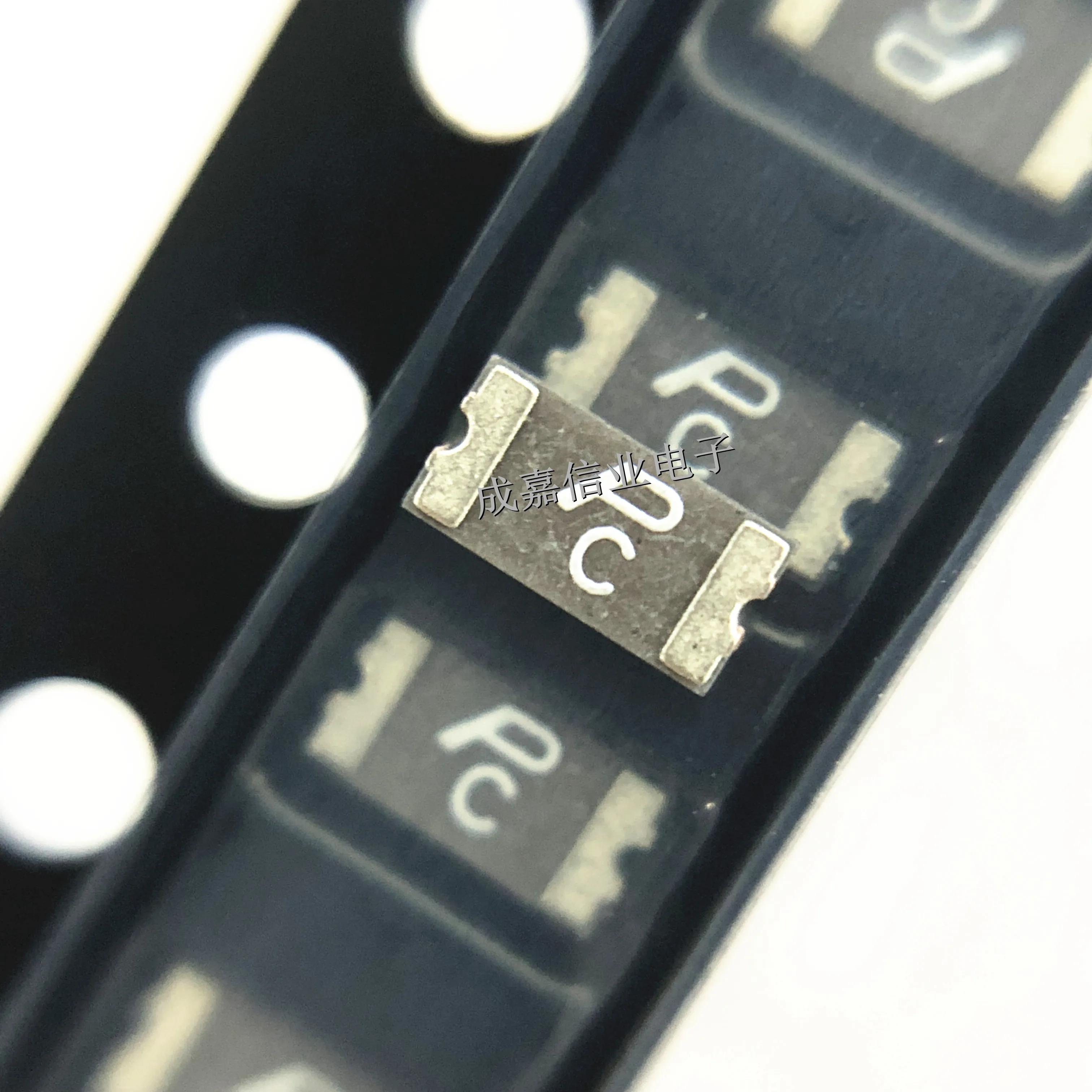 100 шт./лот SMD1206P110TFT 1206 1 А 8 В PTTC самовосстанавливающийся предохранитель для