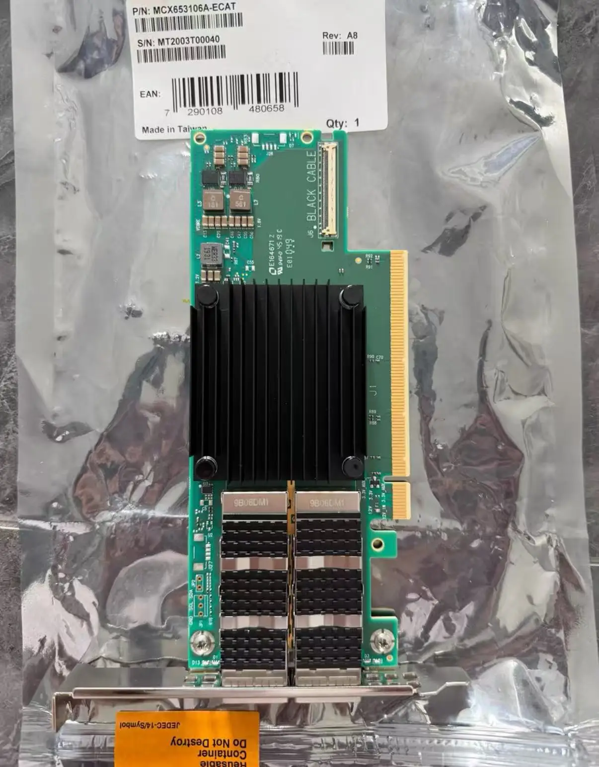 Фото Mellanox ConnectX-6 MCX653106A-HDAT 200GbE двухпортовый QSFP56 PCIe 4.0 x16 HDR InfiniBand Ethernet SmartNIC №1