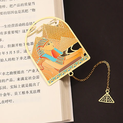 Металлическая подвесная закладка с египетской живописью