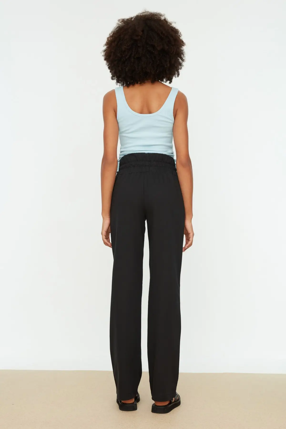 

Trendyol High Waist Knitted Sweatpants TWOAW21EA0395