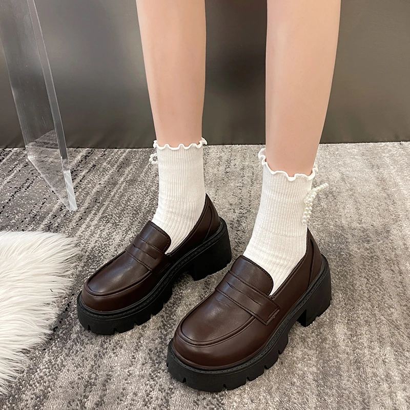 

2022 модные повседневные женские слипоны обувь клоги на толстой подошве с круглым носком Лоферы мягкие туфли оксфорды с закрытым носком ...