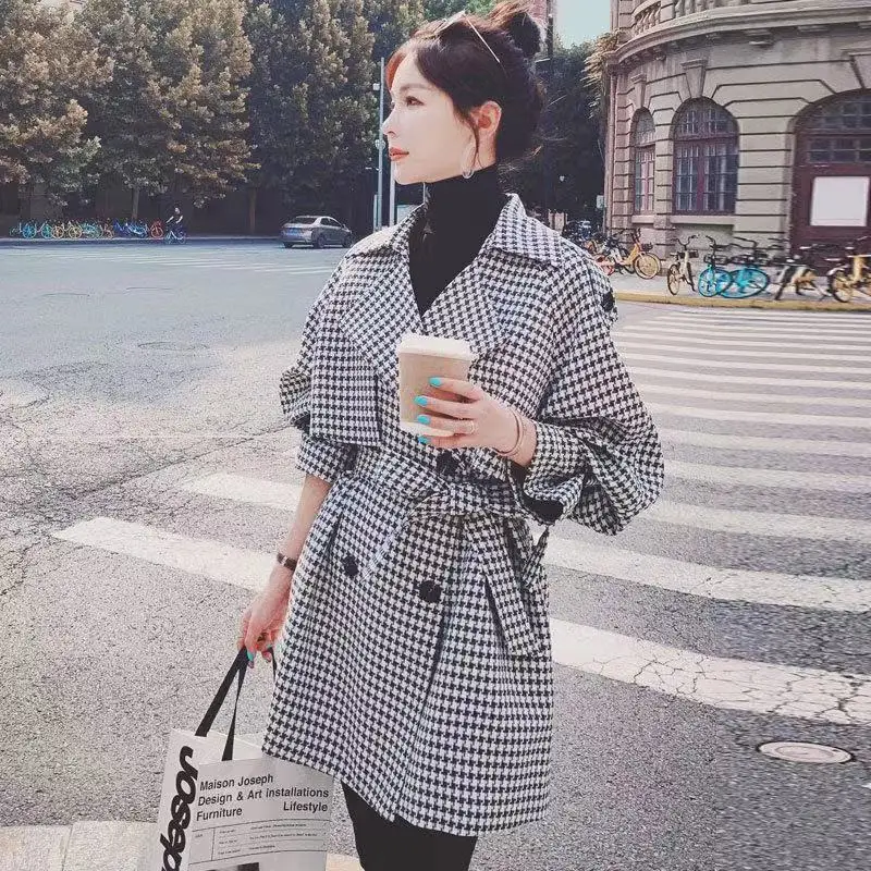 

houndstooth Coat Female Autumn Winter 2022 Korean Fashion Black White Check Loose Vintage Medium Long Woolen Coat trench Coat