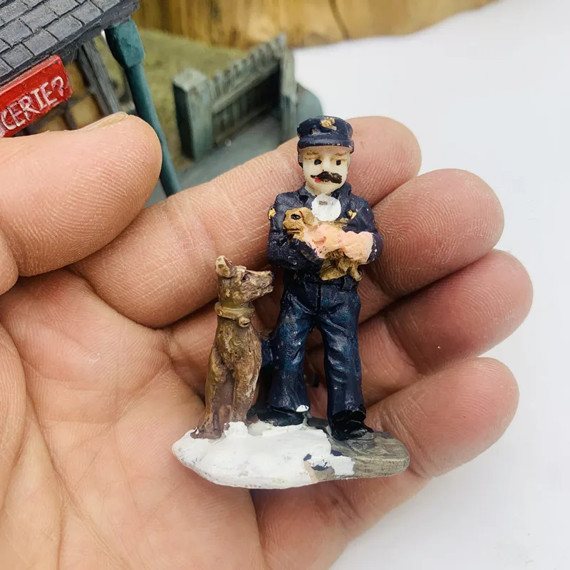 

Настольная скульптура из канифоли