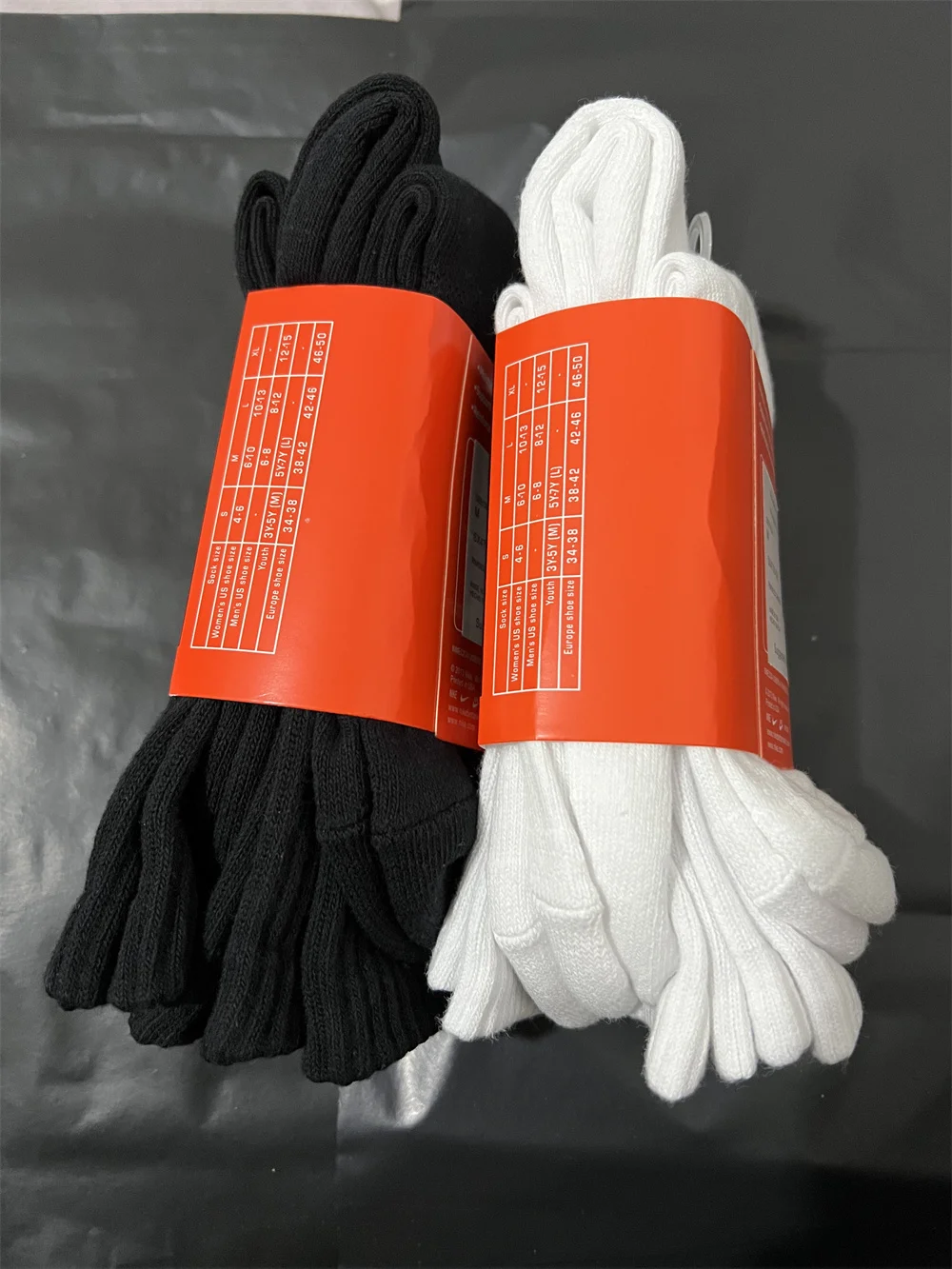 3 Pairs of Black and White Towel Bottoms for Men and Women's Cotton Comfortable Sports Socks Designer Style