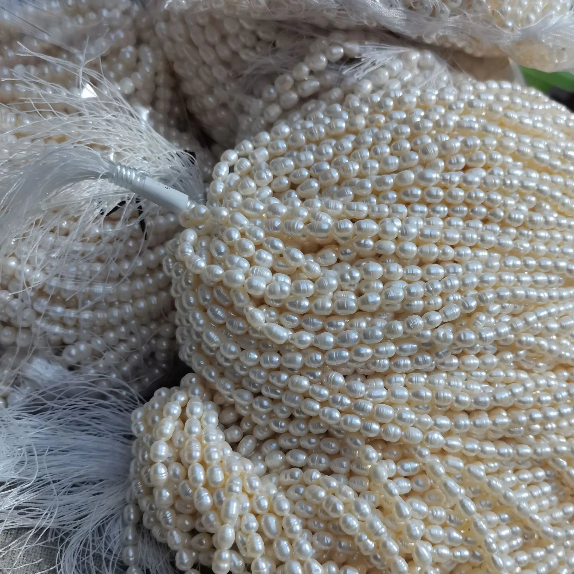 Недорогие бусины из натурального пресноводного жемчуга 5-6 мм