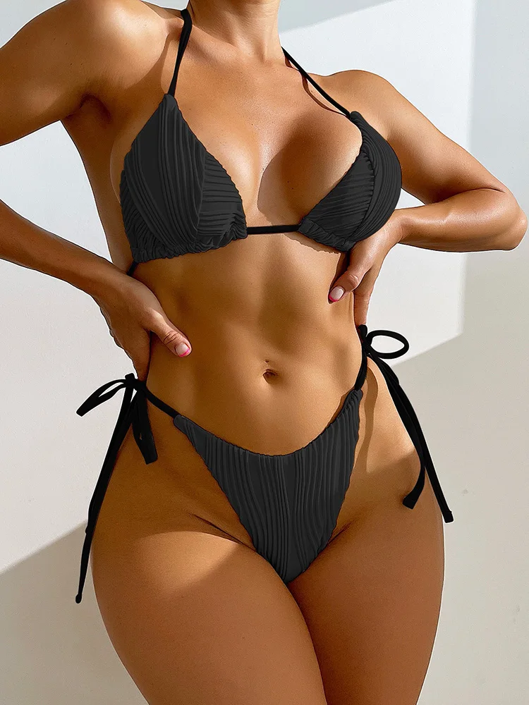 Рисунок 5 - Женский раздельный купальник с лямкой на шее