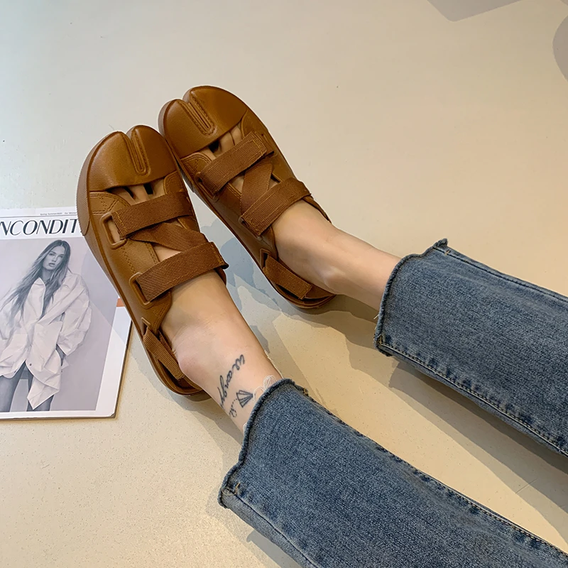 

2022 Summer New Women Sandals Platform Leather Ladies Sandals Comfortable Flat Sandals Open Toe Beach Shoes Woman Footwear