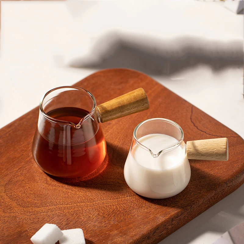 Термостойкая стеклянная чашка с деревянной ручкой 60 мл