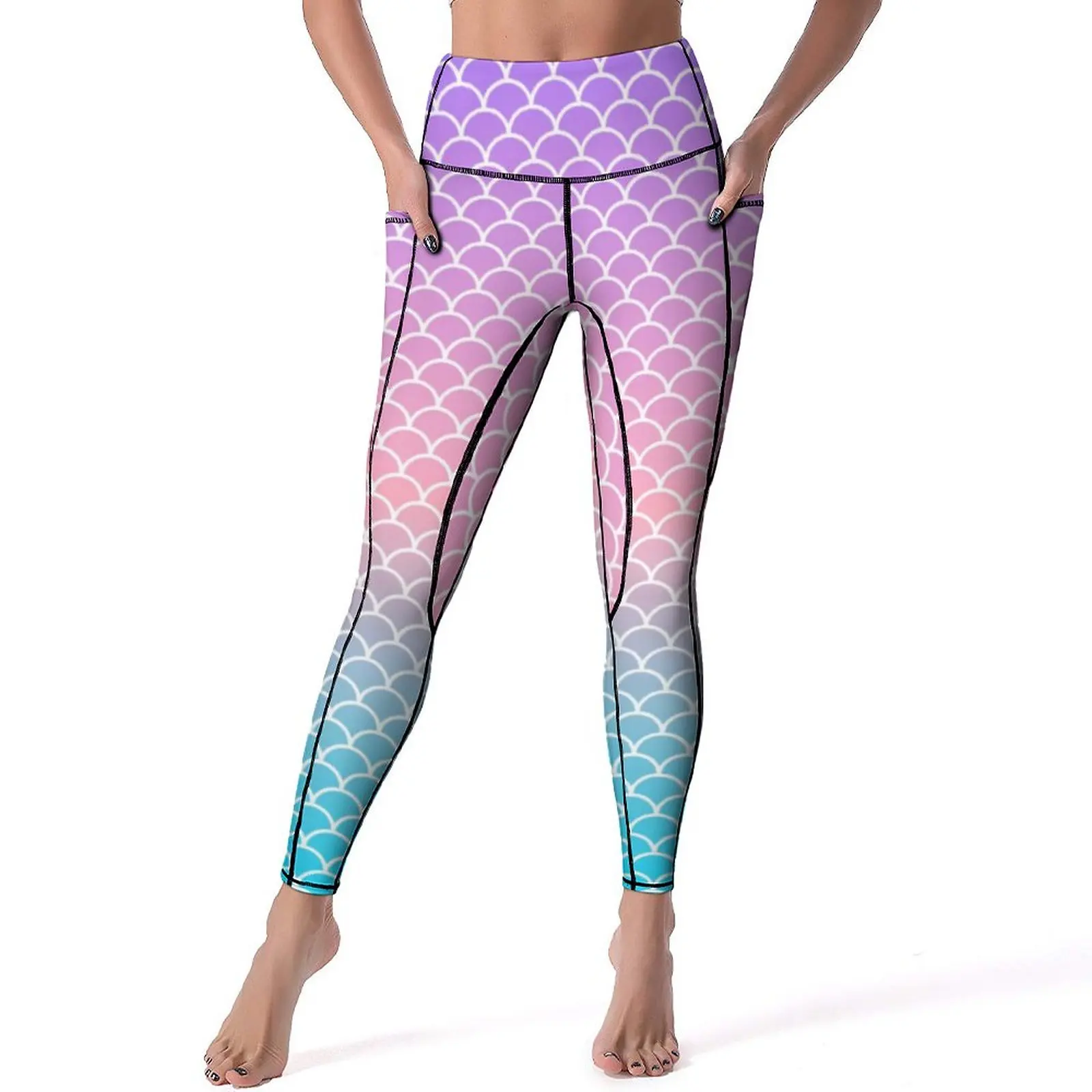 

Леггинсы с эффектом «русалка» и эффектом пуш-ап