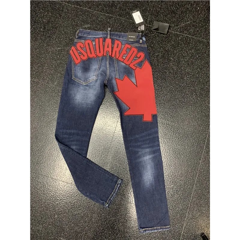 

Новинка 2023, мужские джинсы Dsquared2, брюки в стиле хип-хоп, мотобайкерские облегающие джинсы на молнии с большими красными кленовыми листьями, М...