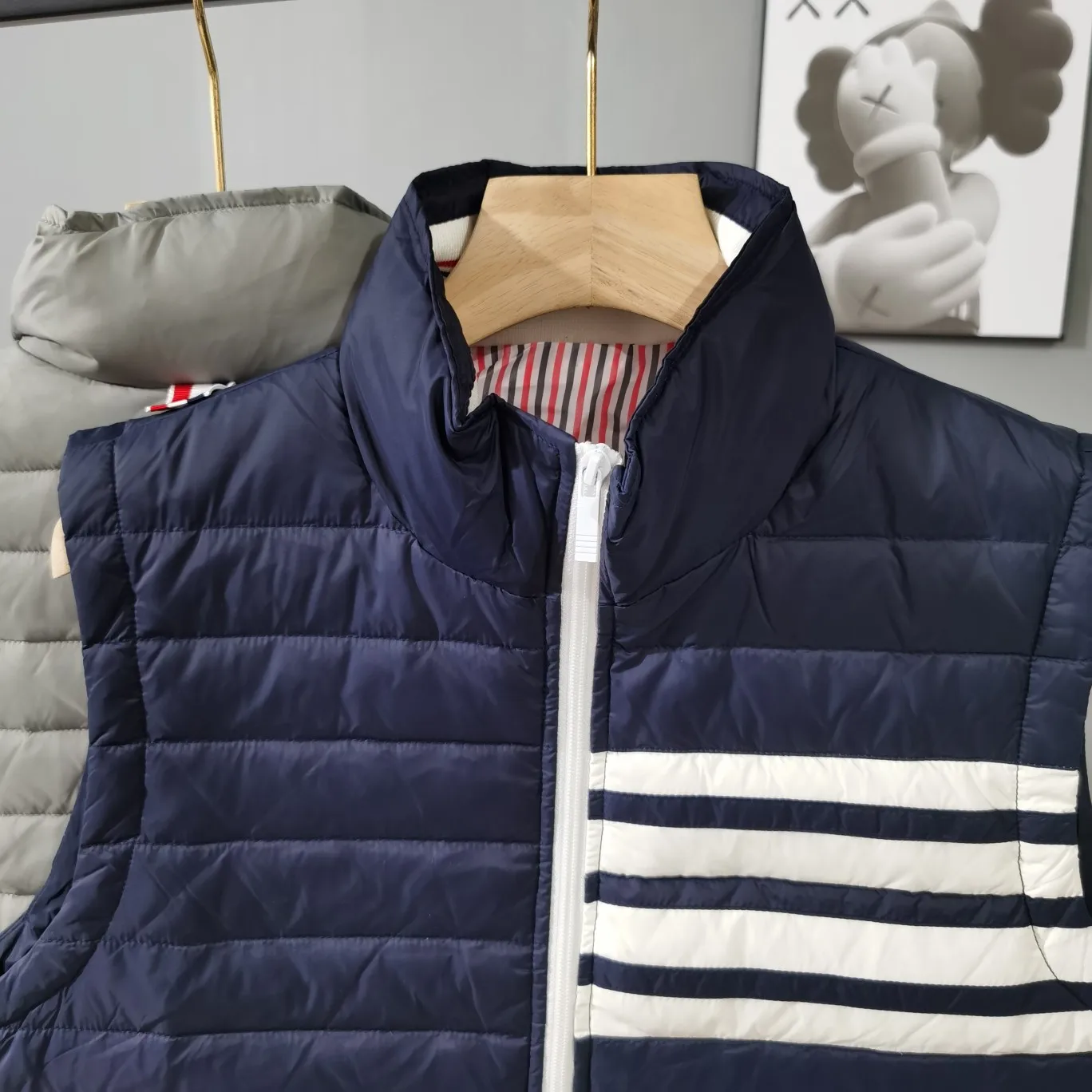 2022 New Autumn Men Down Vest Causal White Duck Down Coat Fashion Brand Style Vests Sleeveless Women Parkas TB THOM Jacket