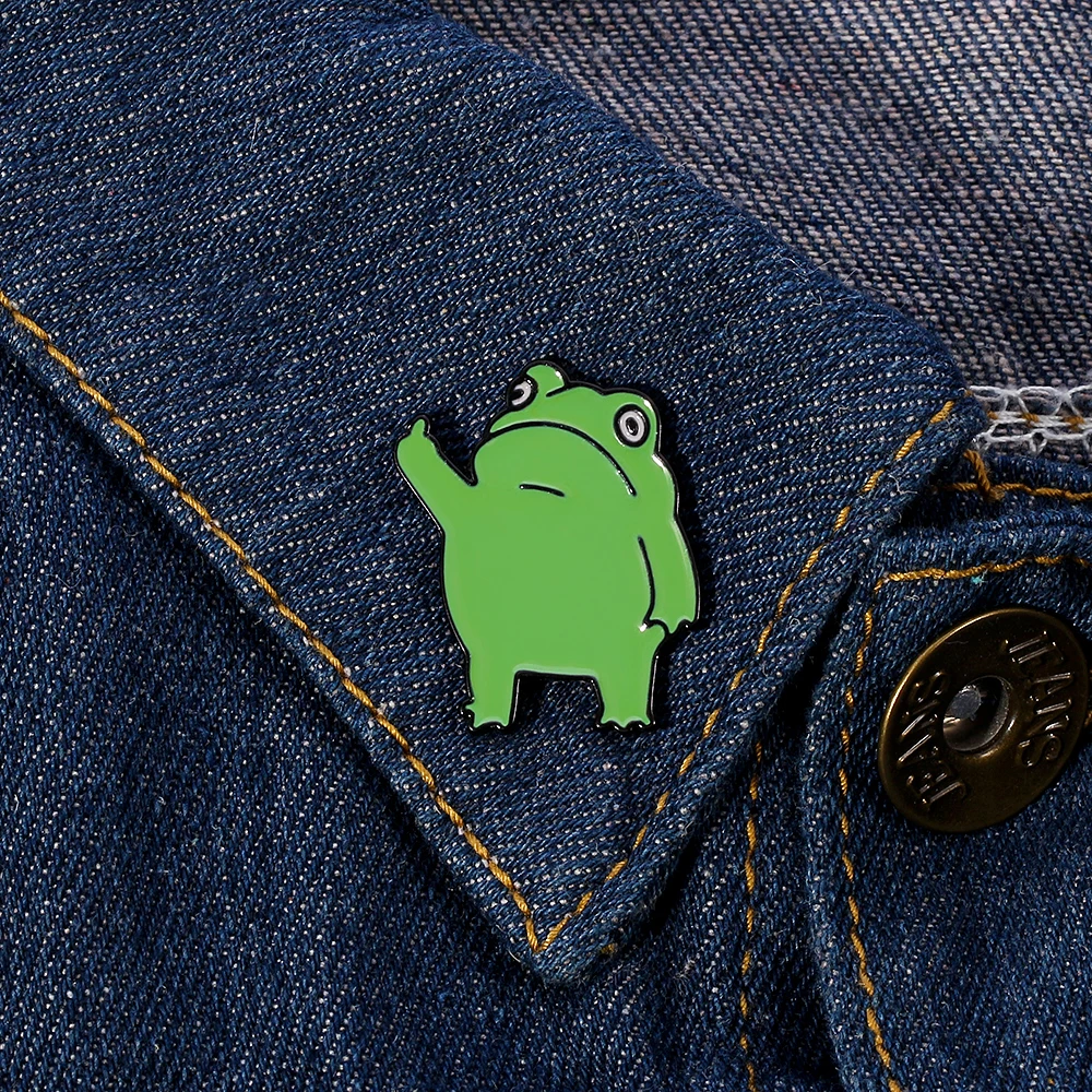 Fashionable Cute Vertical Middle Finger Funny Frog Brooch Creative Funny Alloy Enamel Animal Badge Pin Men and Women Jewelry images - 6