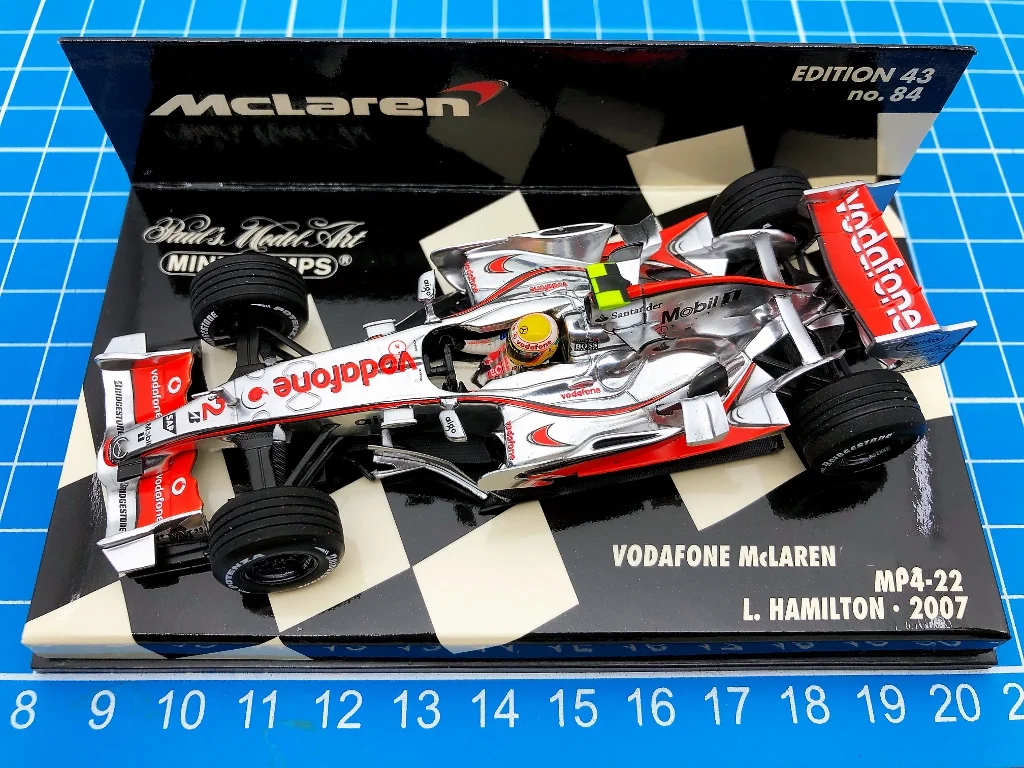 

Minichamps 1:43 F1 MP4-22 2007 Lewis Hamilton Simulation Limited Edition Resin Metal Static Car Model Toy Gift