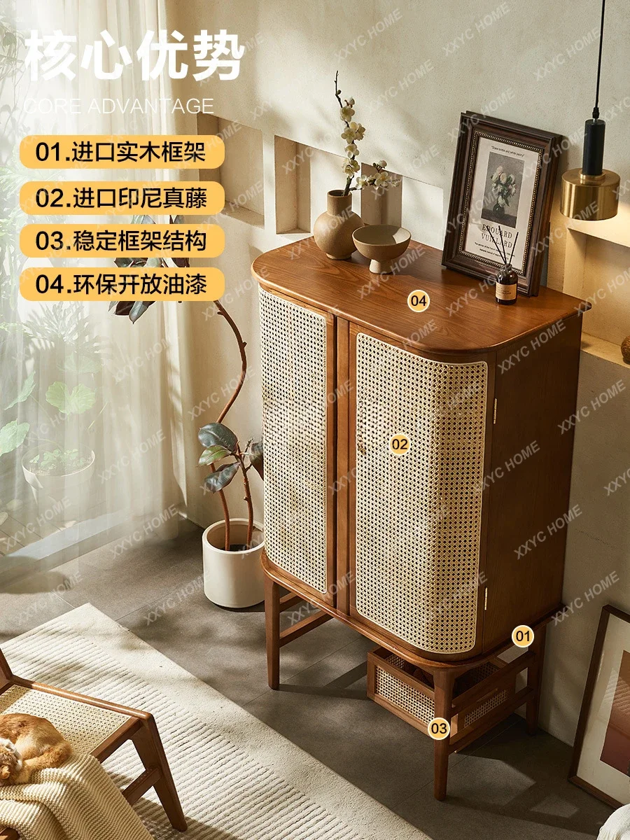 Сервант из массива дерева в стиле Лиди