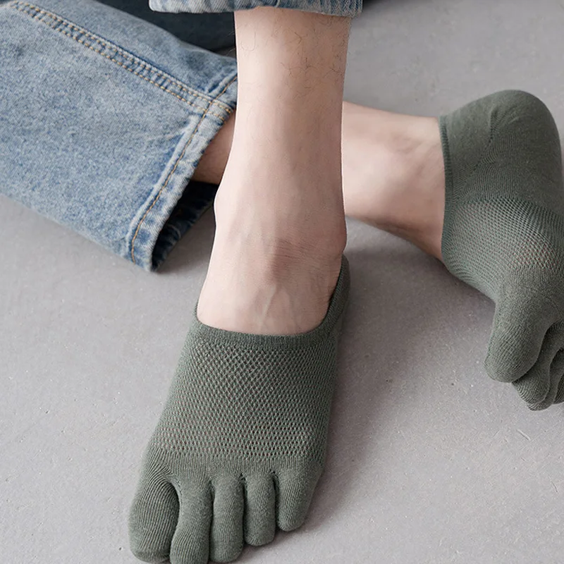 Рисунок 3 - Мужские и женские носки-тапочки