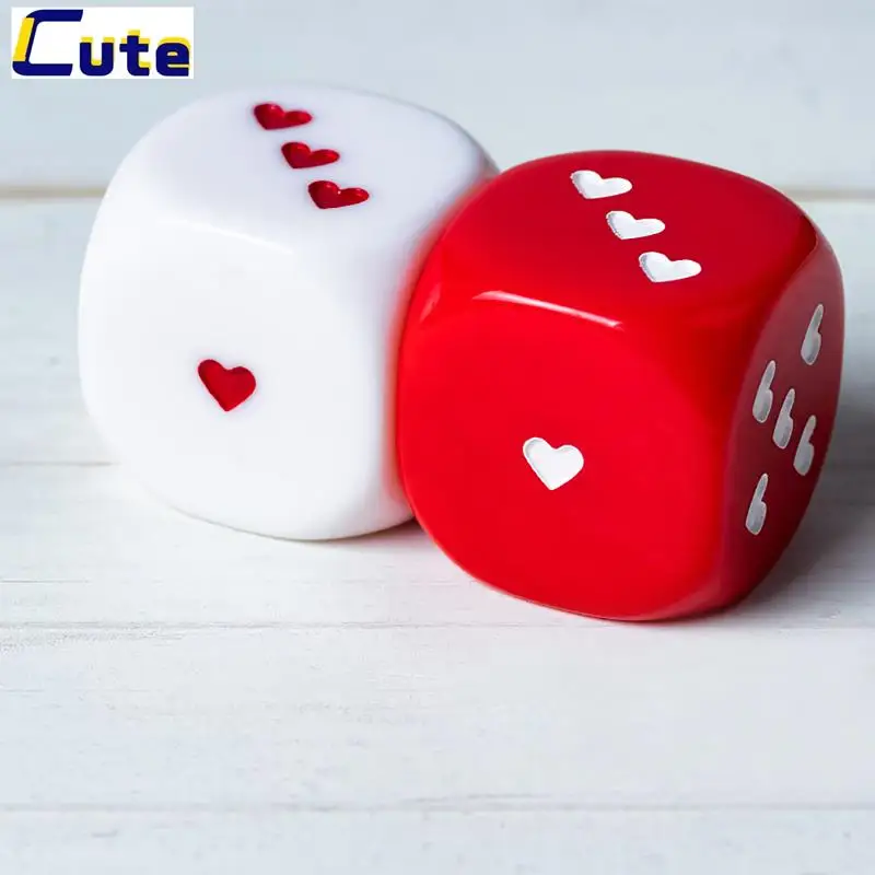 

2pcs Acrylic 6 Sided Round Corner Heart-shaped Dice For Bar Party Family Games