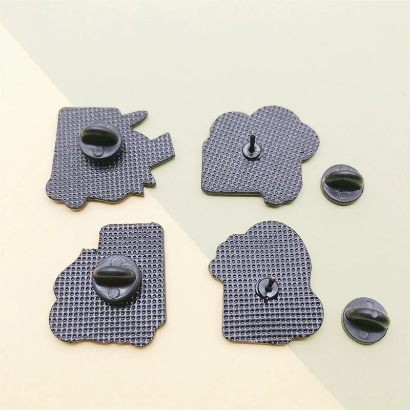 Анимационный фильм Pokemon Badge Pikachu Эмалированная булавка симпатичный японская игра Значок-шпилька Животное для фанов и друзей Оптовая продажа.