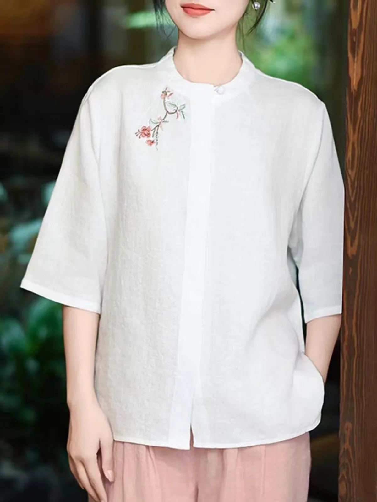 Женская льняная рубашка с коротким рукавом свободного покроя