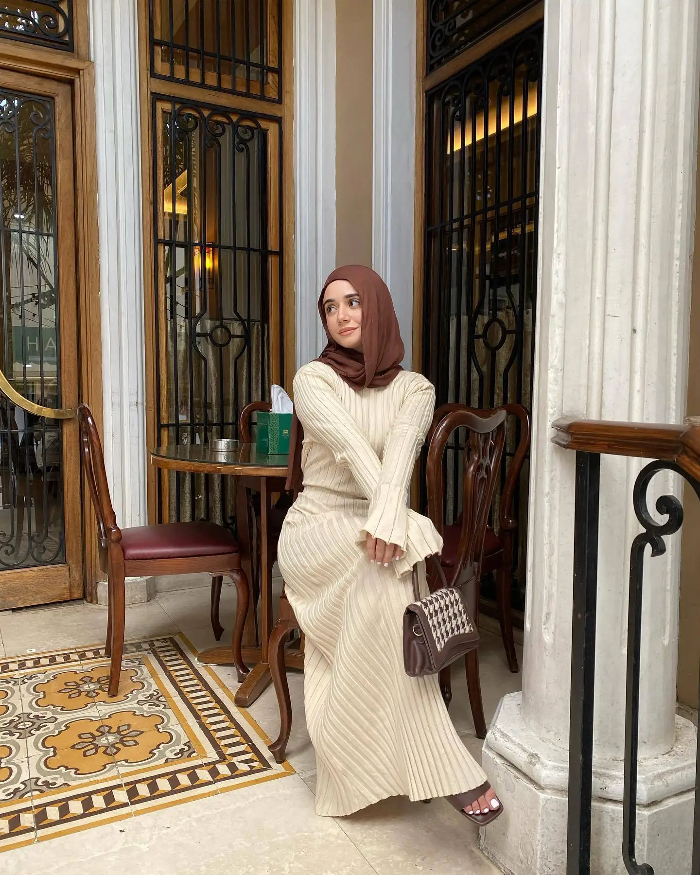 

Solid Color Round Neck Long Sleeved Knitted Dress Women Pleated Slim White Long Robes 2023 Summer Lady Office Streetwear Vestido