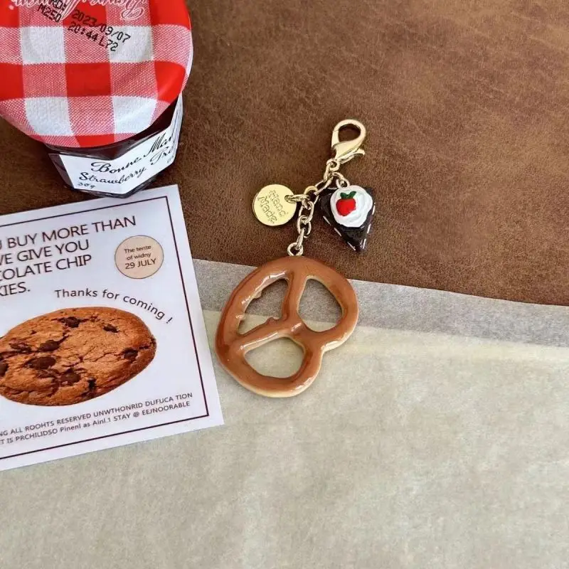 Креативный брелок с подвеской в виде круассанов и кофе для ключей от машины милая