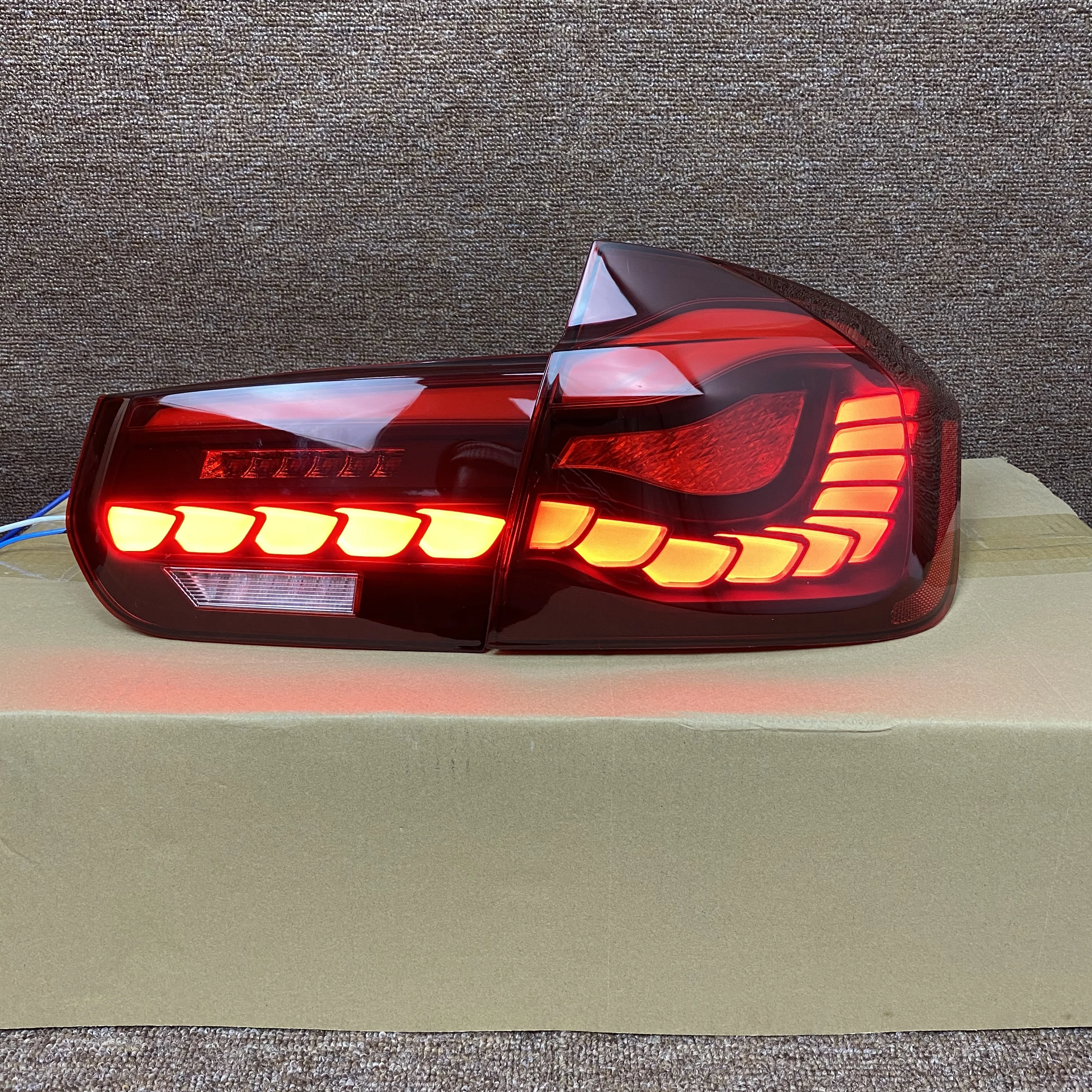 Фото Задние фонари J ONE LED для BMW 3 серии F30 F80 2012-2019 в стиле GTS с динамическими указателями поворота, установка Plug & Play. №5