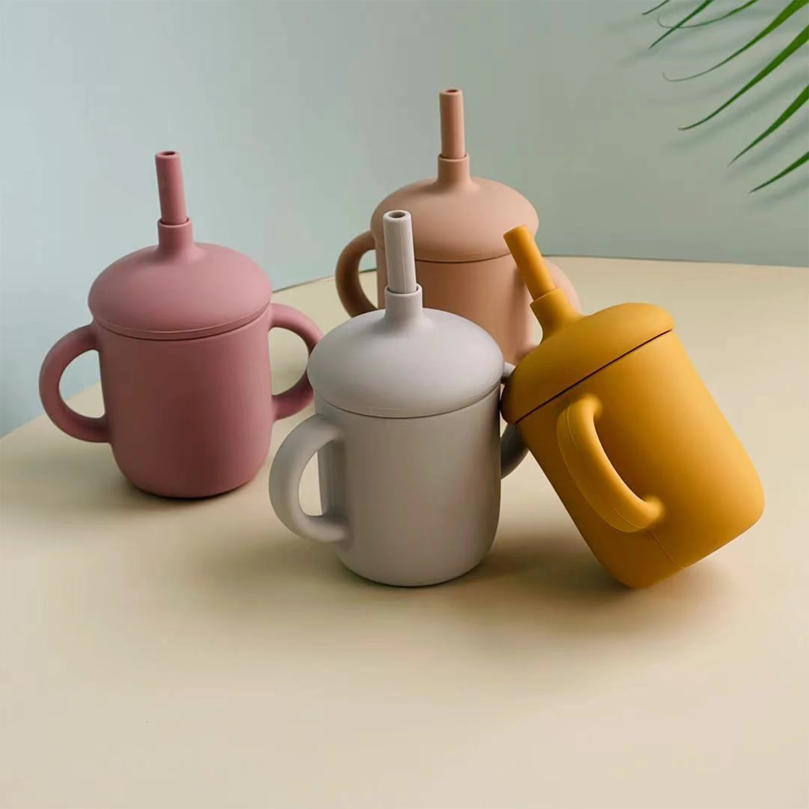 Силиконовая тренировочная чашка для малышей 2022 небьющаяся с соломинкой