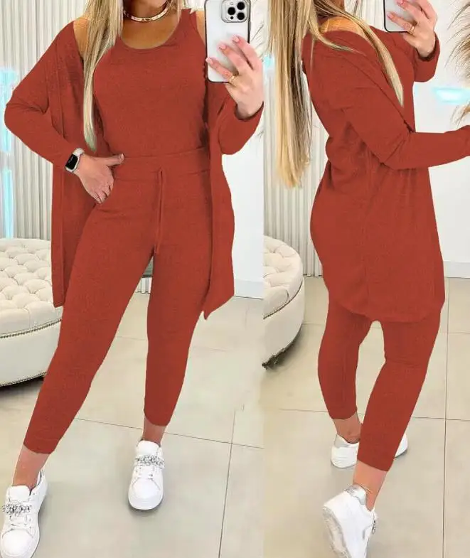 Рисунок 5 - Женские костюмы, Новинка осени