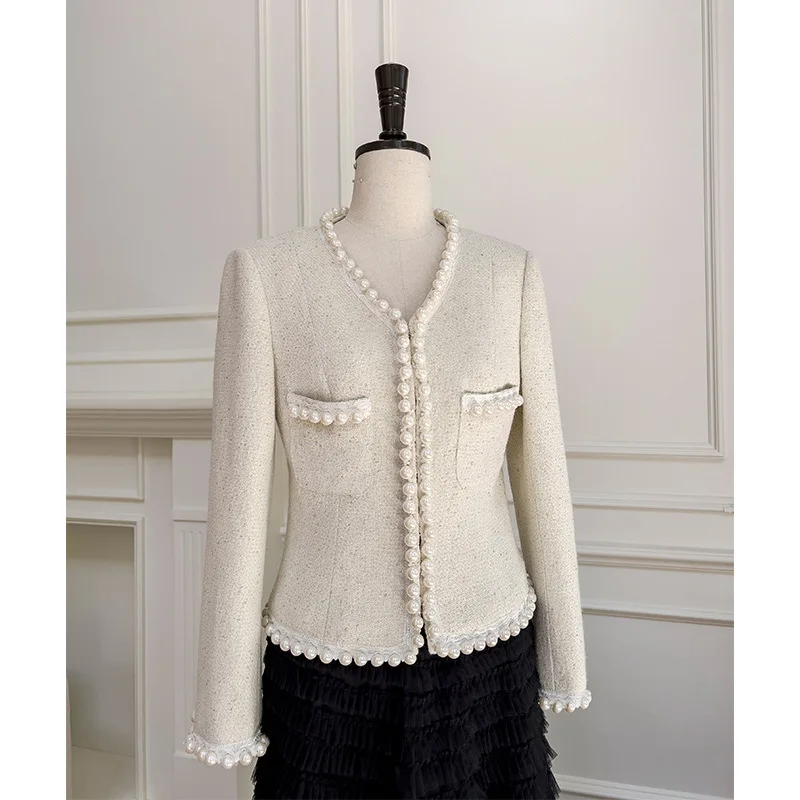 Рисунок 2 - Женское твидовое короткое пальто