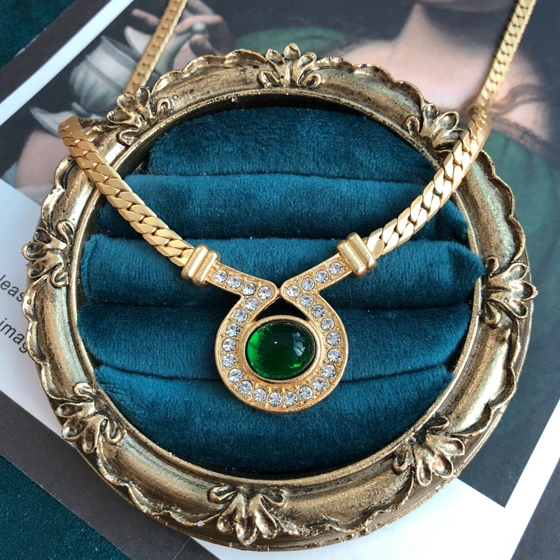 

Green Pendant Choker Necklace Snake Chain Rhinestone Short Jewelry For Women