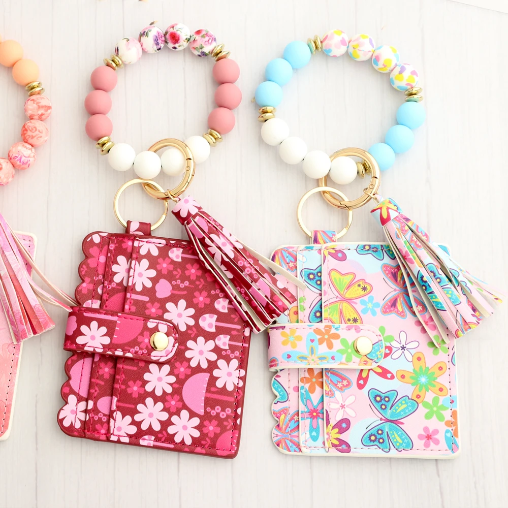 Брелок для ключей из искусственной кожи с бусинами и ремешком на руку