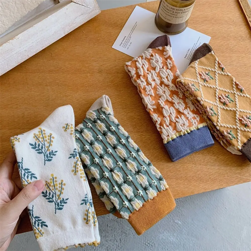 

Осенне-зимние женские хлопковые носки с 3D вязаными цветами и рельефным принтом японская мода Лолита средние Носки