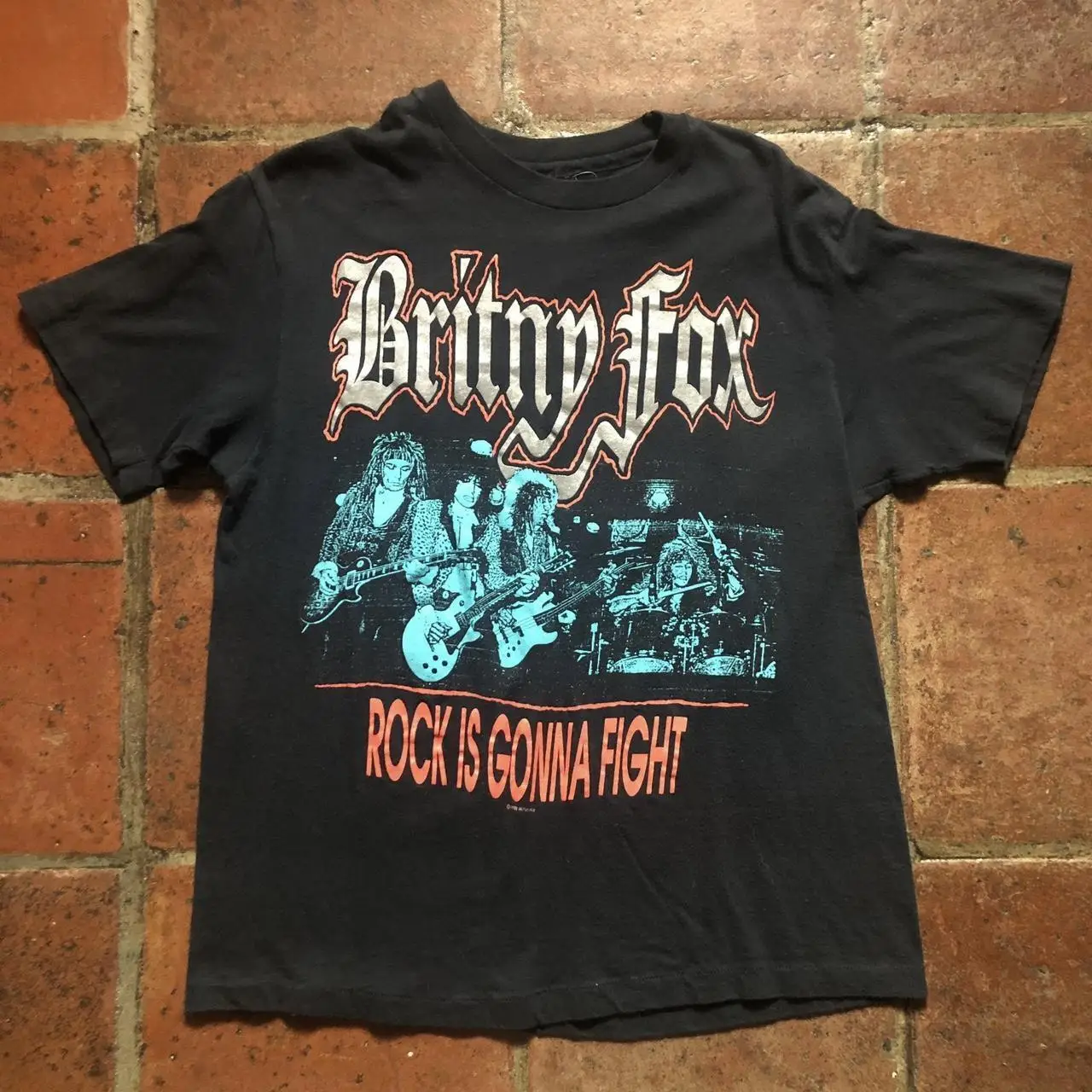 Новая футболка Britny Fox Rockk is Gonna Fight без S 234XL с одной стороны NG2112