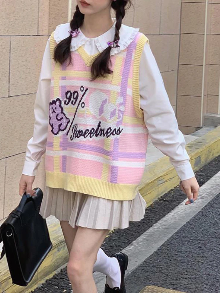 Жилет вязаный жаккардовый с V-образным вырезом без рукавов