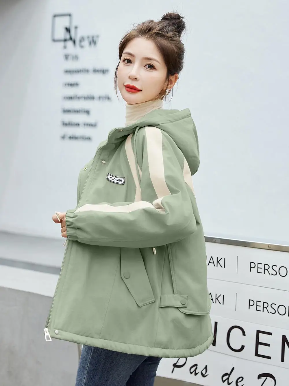 Женская куртка на хлопковой подкладке новинка зимы 2024 свободная по цвету