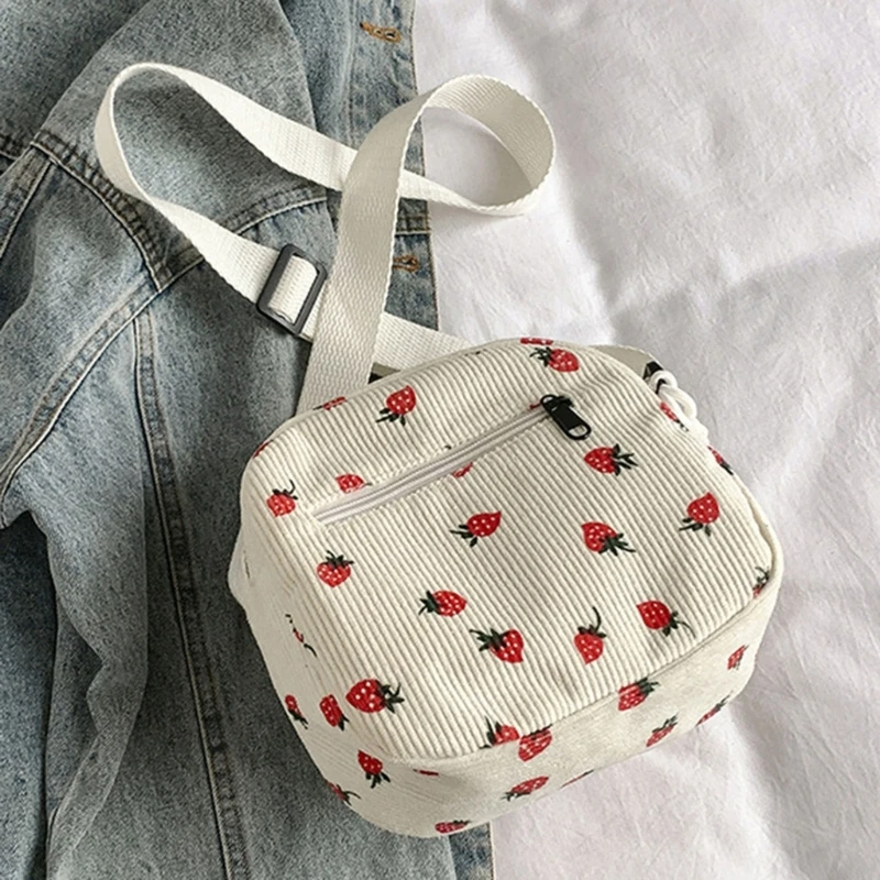 Японская вельветовая сумка через плечо Harajuku с милым клубничным узором