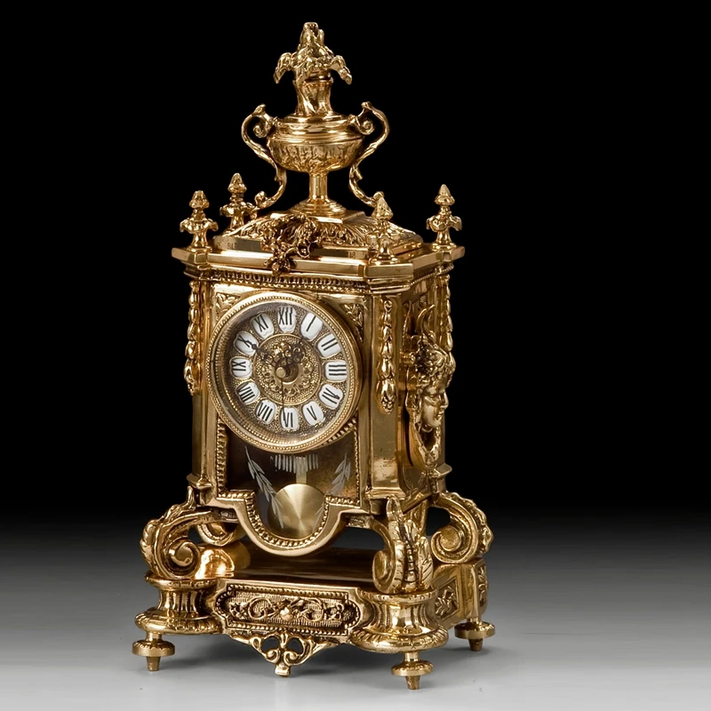 Версаль часы. Часы каминные с канделябрами Франция. Часы каминные с маятником. Каминные часы с подсвечниками.