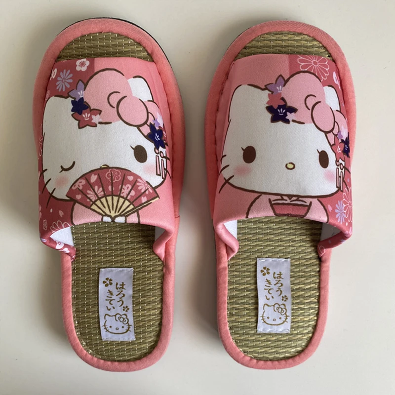 

Симпатичные Hellokittyed четыре сезона женские тапочки Sanrio Kuromi аниме мультфильм Раш шлепанцы Kawaii Нескользящие сандалии из хлопка и льна