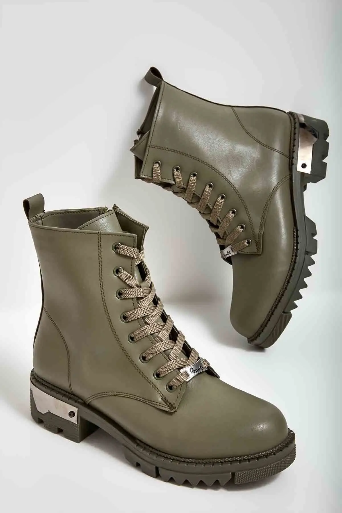

Khaki Women 'S Boots & Bootie M0703021109