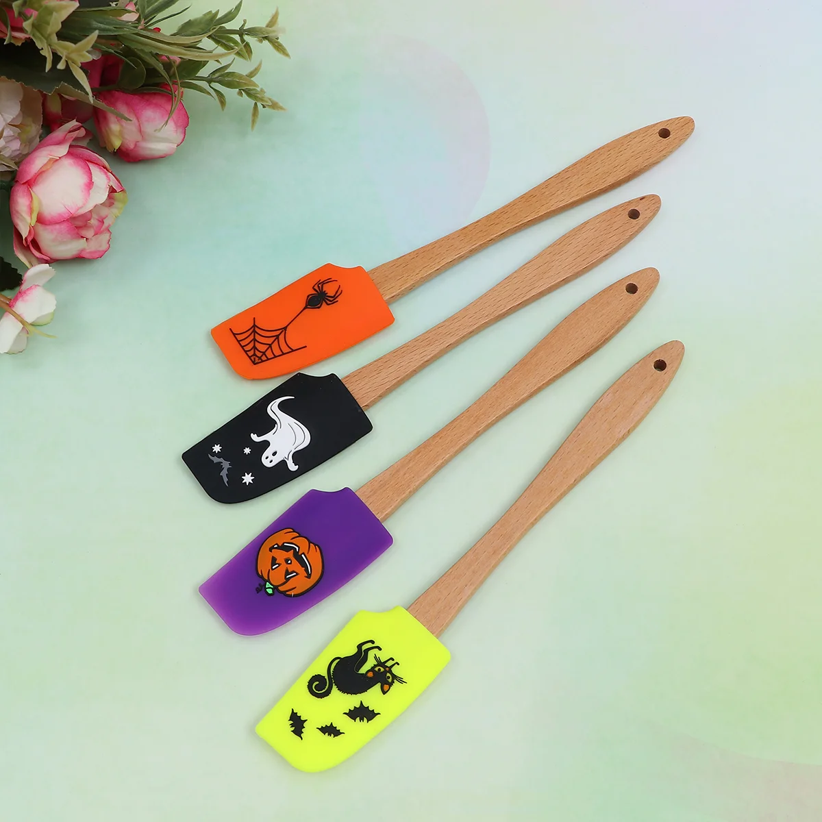 

4pcs Wooden Handle Silicone Scraper Cream Spatula Baking Gadget Baking Supplies Kitchen Utensil for Home Bakery