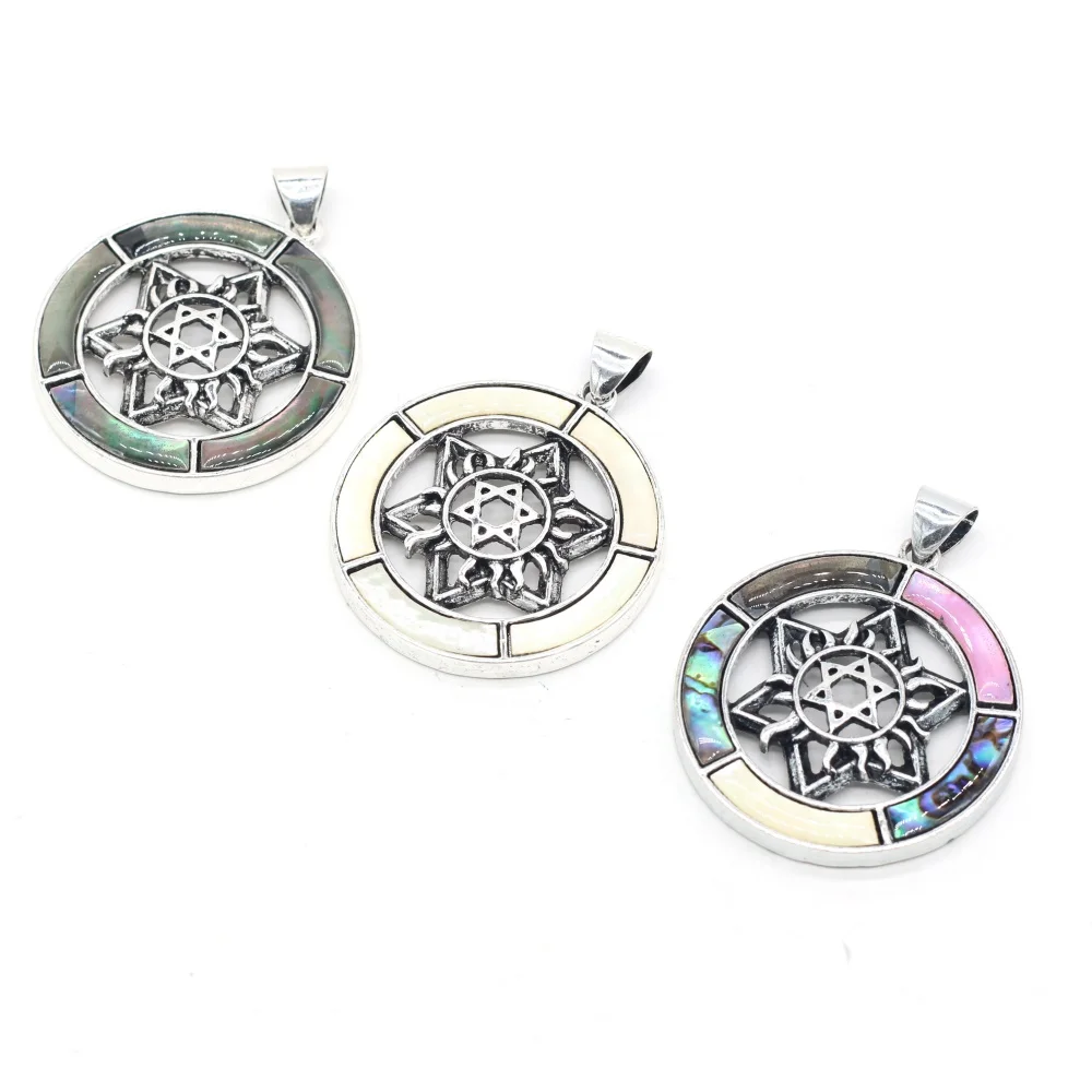 

Natural Shell Pendant Exquisite Round Shape White Black Shell Abalone Shell Accented Alloy Charms for Jewelry Making Necklace