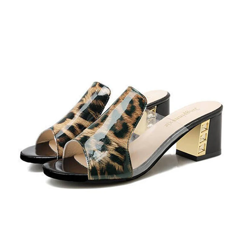 Летние сандалии на высоком квадратном каблуке с леопардовым принтом женские