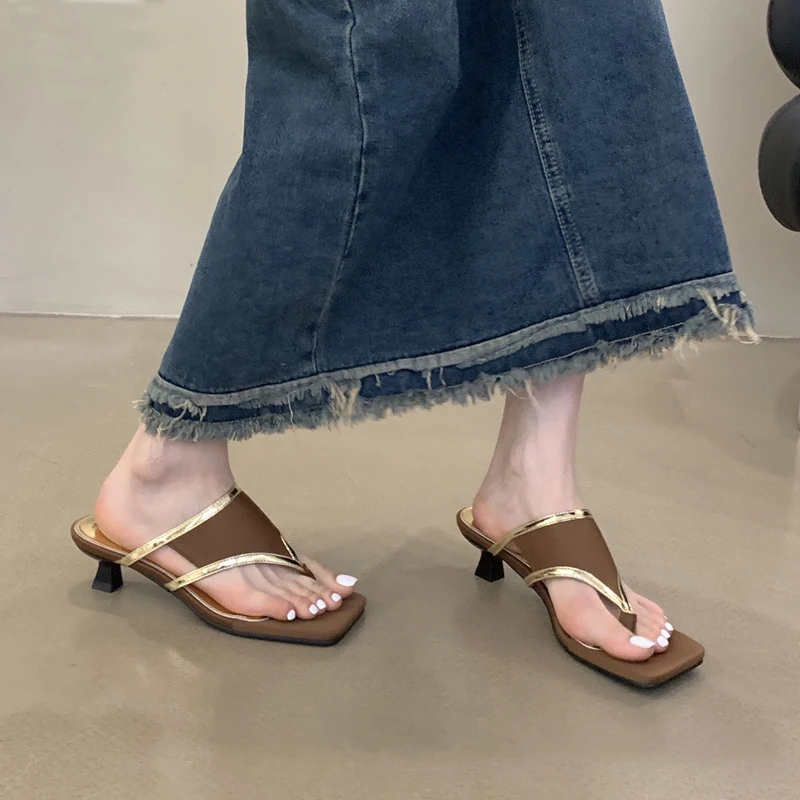 Шлепанцы женские на квадратном каблуке модные роскошные сандалии с