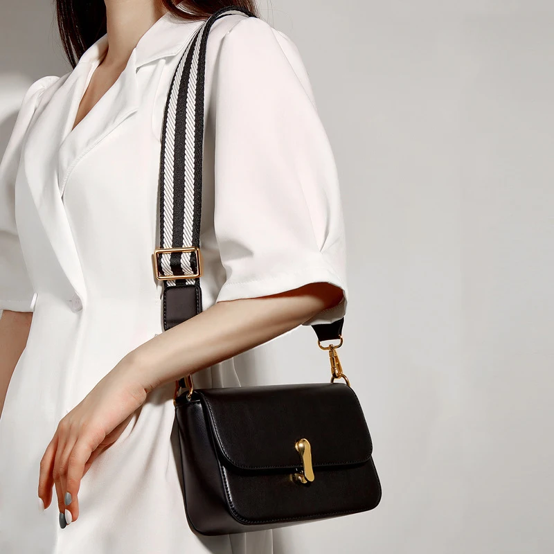 

2022 Black Flap Square Crossbody Bags for Women PU Leather Trendy Wide Strap Designer Handbags Ladies Luxury Small Shoulder Bag
