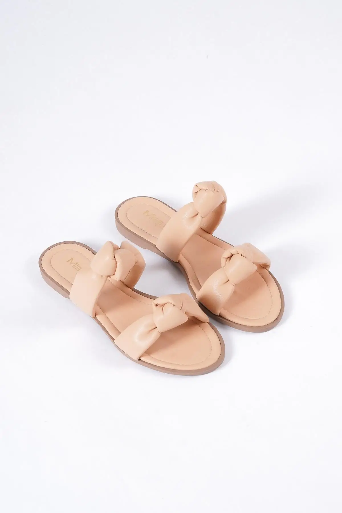

Nut double knot flat slippers