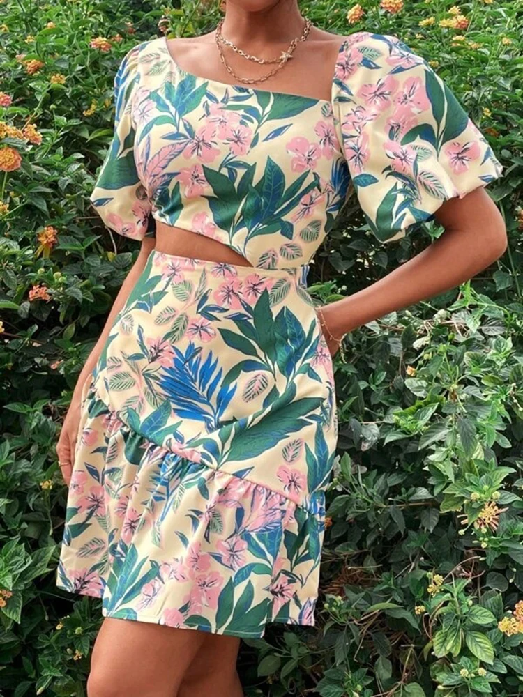 

New Summer Hollow Out Short Sleeve Beach Dress Elegant Floral Printed Skew Neck Mini Dress Vintage Casual High Waist Party Dress