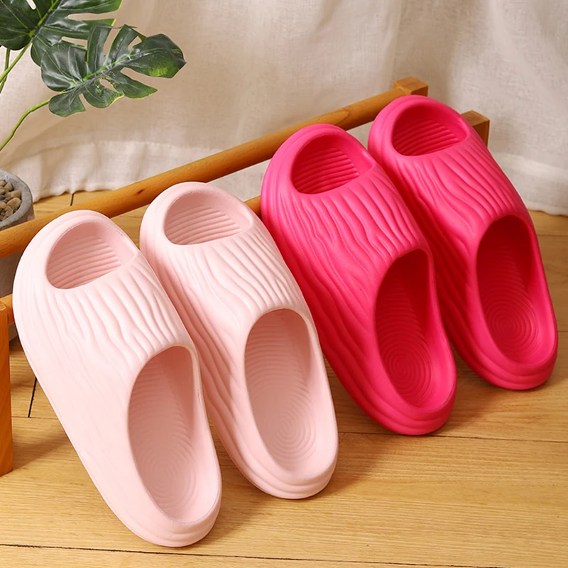 Домашние тапочки с принтом в ассортименте