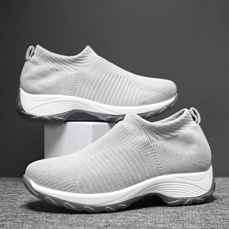 New Weave Slip on Women's Vulcanize Shoes Comfortable Mesh Soft Platforms Women Sneakers Outdoor Walking Light Women Flat Shoes