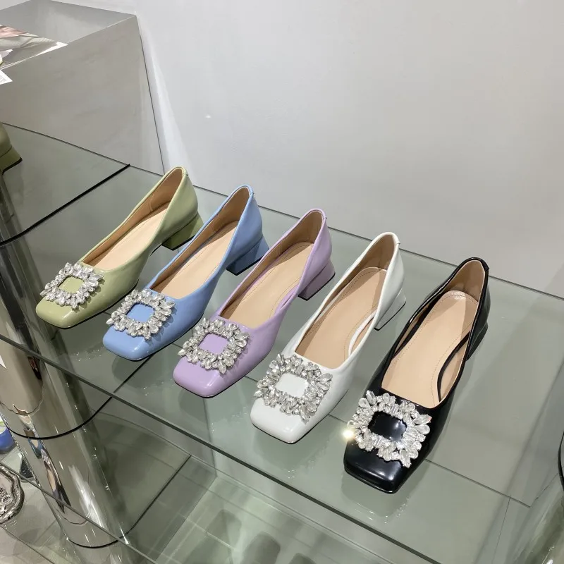 

Женские кроссовки на платформе, повседневная обувь с кристаллами, с закрытым носком, с пряжкой, квадратный носок, на плоской подошве, клоги, ...