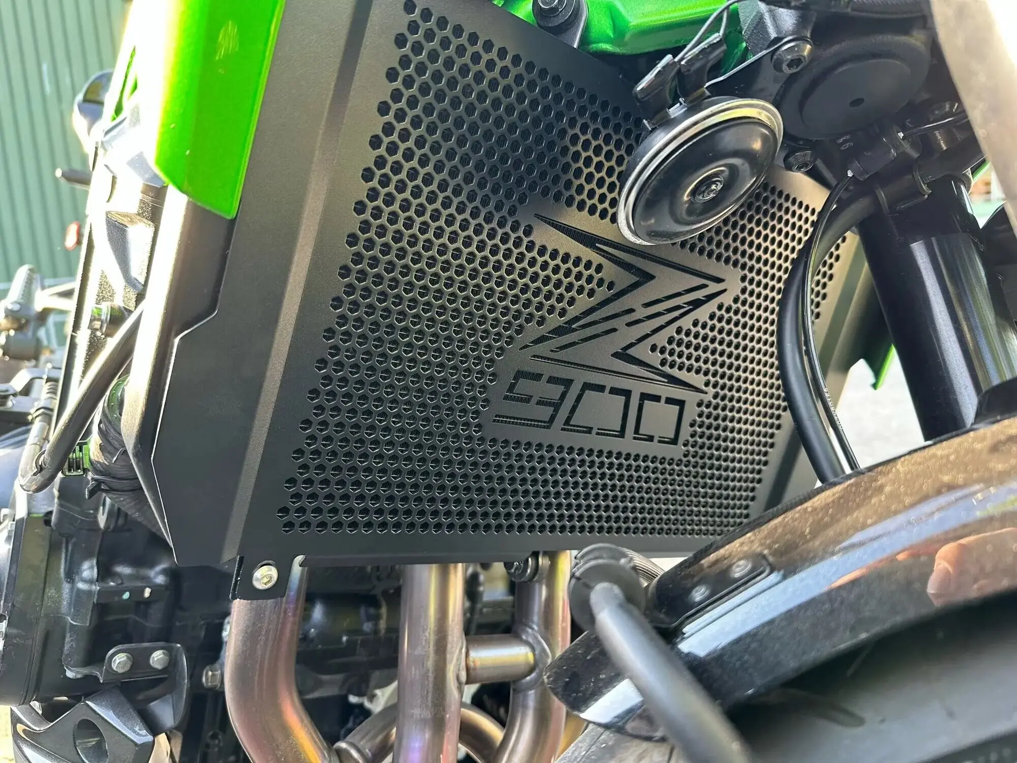 

Motorcycle Aluminium Accessories Radiator Grille Guard Cover Protector For Kawasaki Z900 2017 2018 2019 2020 2021-2023 Moto Part