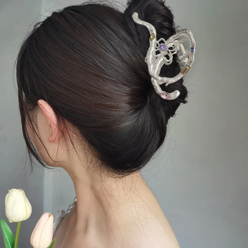 

Large Metal Geometric Hair Claw Clamps Silver Color Korean Fashion Shark Clip Hairpins Barrettes Hair Accessories for Women